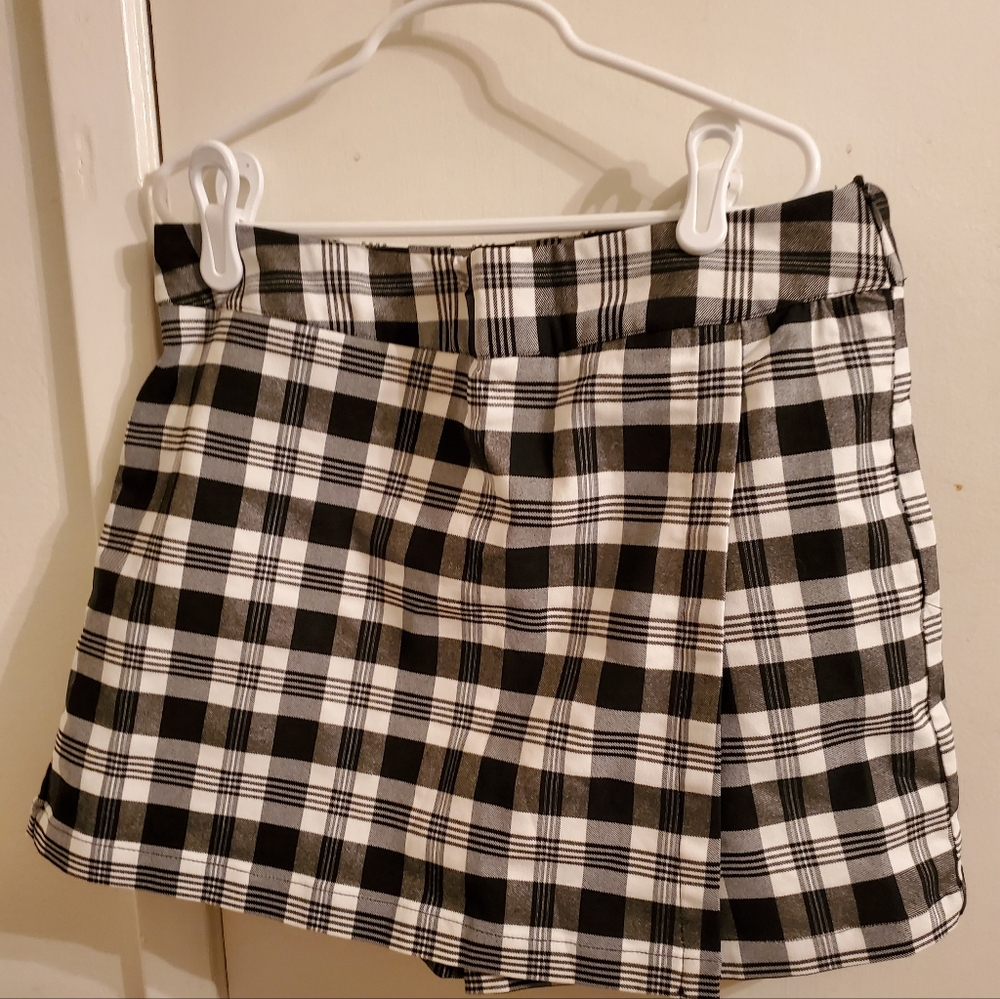 Rue 21 skort